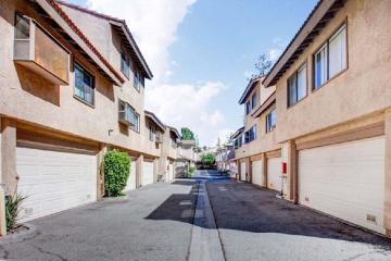 For sale: 3 Bed 3 Bath condo in Toluca Lake for $444,900