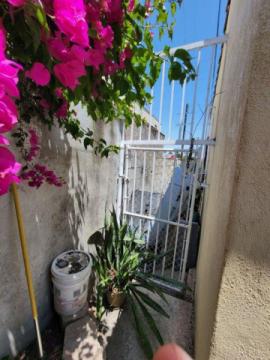 Home for sale 2 bed 1 ba in Los Angeles $470,000