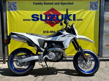 FOR SALE: 2025 Suzuki DR-Z4SM Supermoto - Like New!