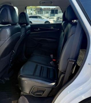 2016 KIA Sorento EX SUV - Low Mileage, Great Condition!